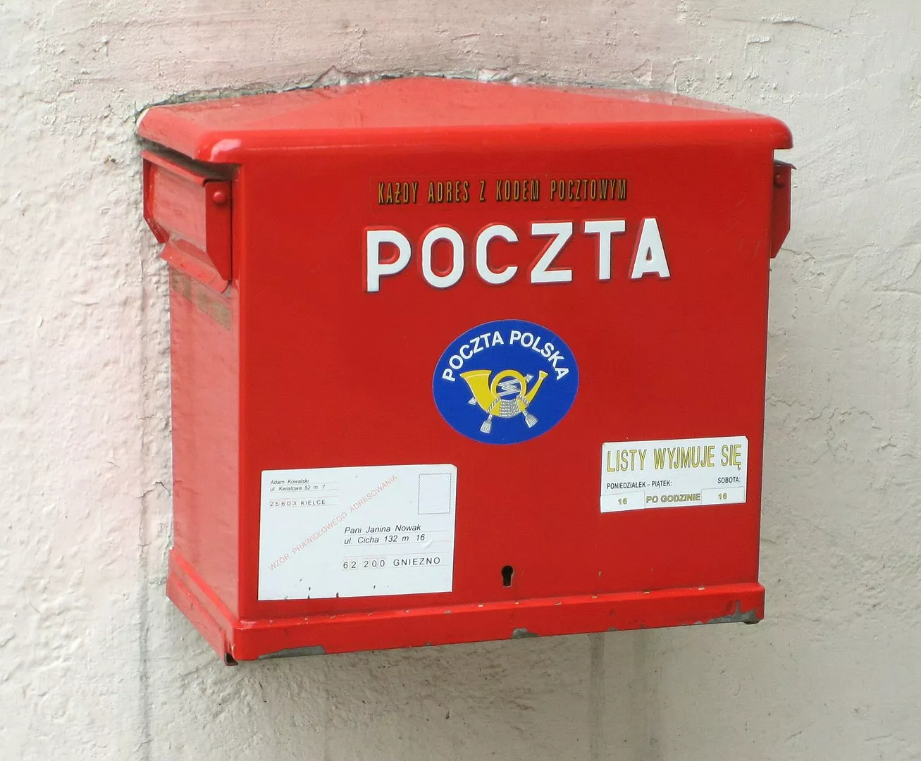 Poczta Polska Wprowadza Innowacyjny Skaner, Pozwalając na Niezauważalną Kontrolę Zawartości Paczek.