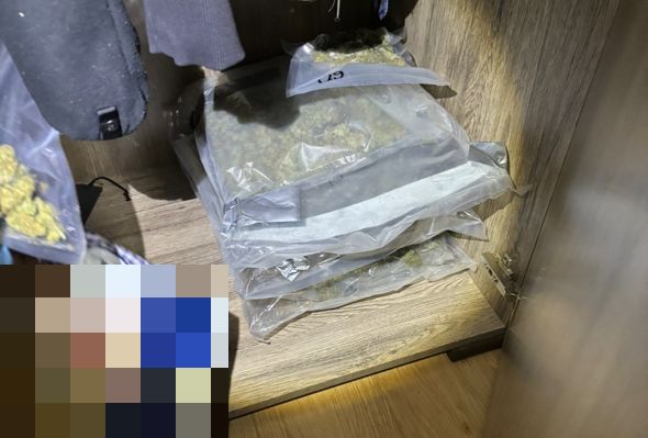 Zatrzymany mężczyzna w Rzeszowie miał prawie 2 kg narkotyków. Grozi mu kara do 10 lat więzienia.