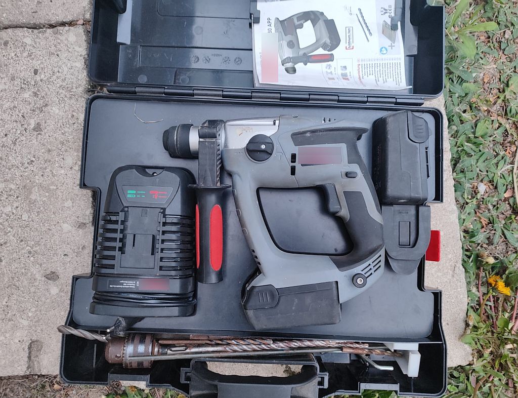 Policjant w czasie wolnym od służby zatrzymał kobietę z ukradzionymi elektronarzędziami