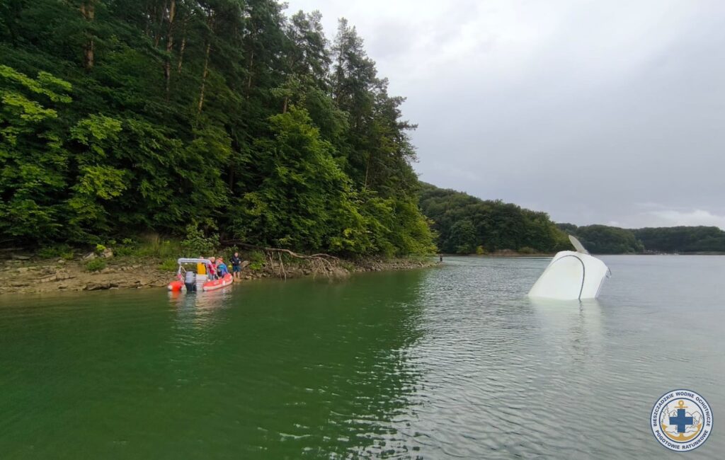 Nagły Szkwał Nad Jeziorem Solińskim: Ratownicy BWOPR W Akcji