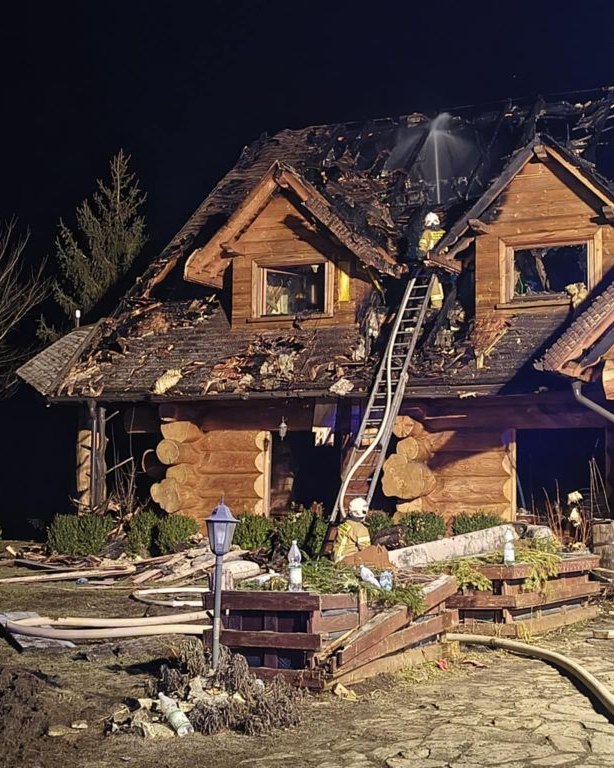 Dogaszanie pogorzeliska „Wilczej Jamy” – strażacy ponownie w akcji OSP Lutowiska